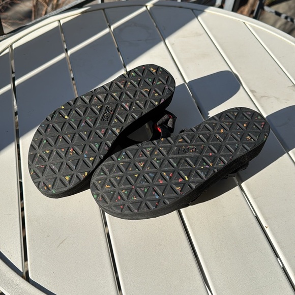 Teva Midform Universal Pride Sandal Size 7 - Picture 3 of 5